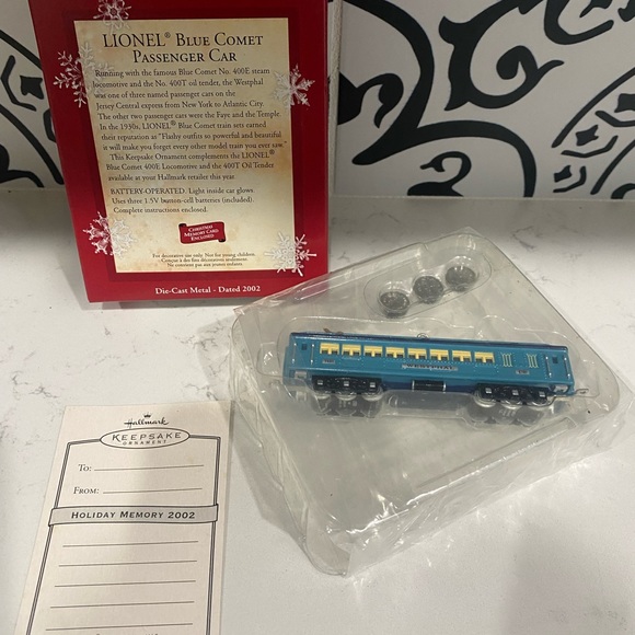 Hallmark Keepsake Lionel Blue Comet Passenger Car Light Glows Ornament 2002 - Picture 4 of 5